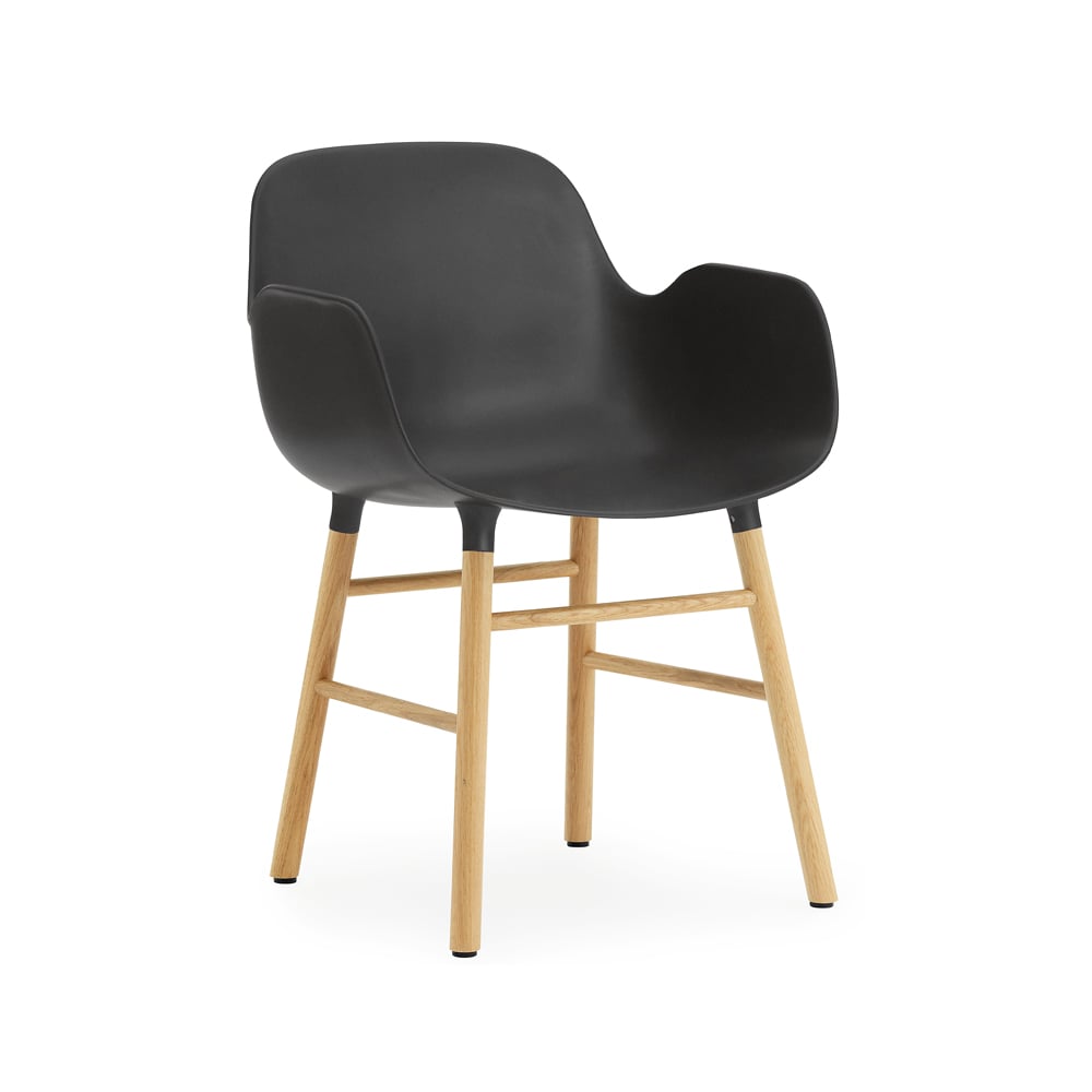 Normann Copenhagen Form karmstol black, ekben