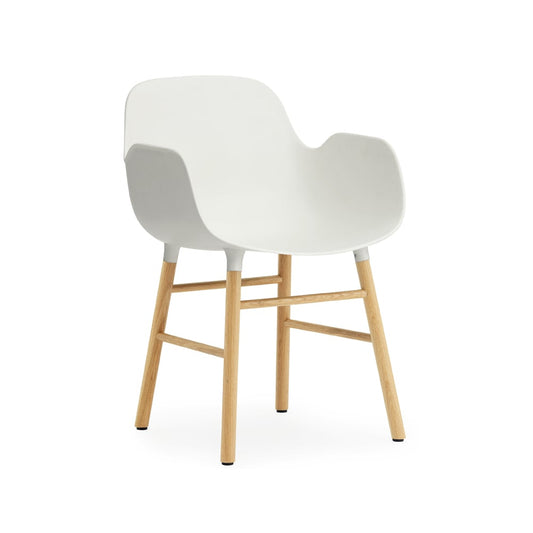 Normann Copenhagen Form karmstol white, ekben