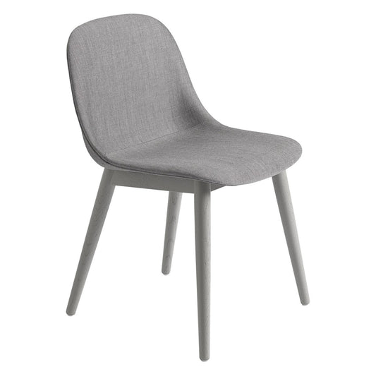 Muuto Fiber Side Chair med träben Remix 133-grey