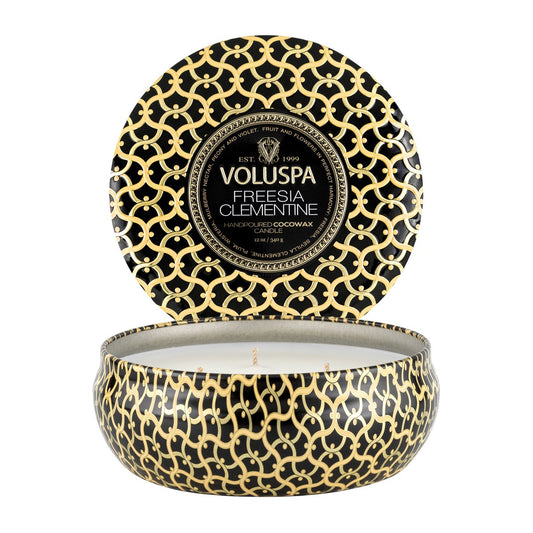 Voluspa Maison Noir 3-wick Tin Duftkerze 40 Stunden Freesia Clementine