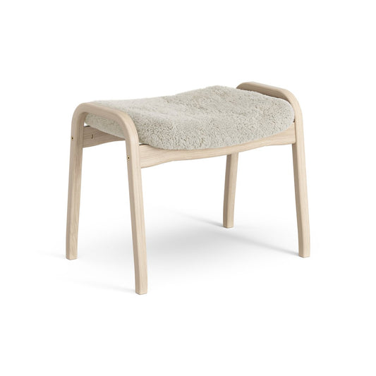 Swedese Lamino Fußhocker Eiche weiß pigmentiert/Schaffell Moonlight (beige)