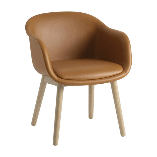 Muuto Fiber Conference Armchair mit Holzbeinen Refine leather cognac-oak