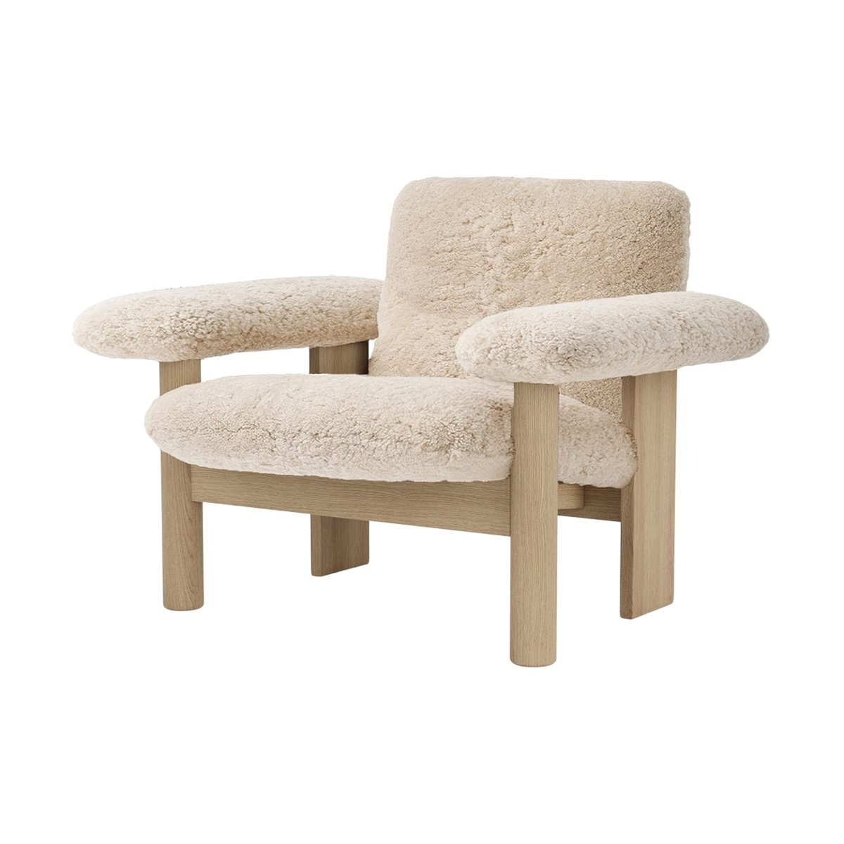 Audo Copenhagen Brasilia fåtölj low back Natural oak-Nature sheepskin curly