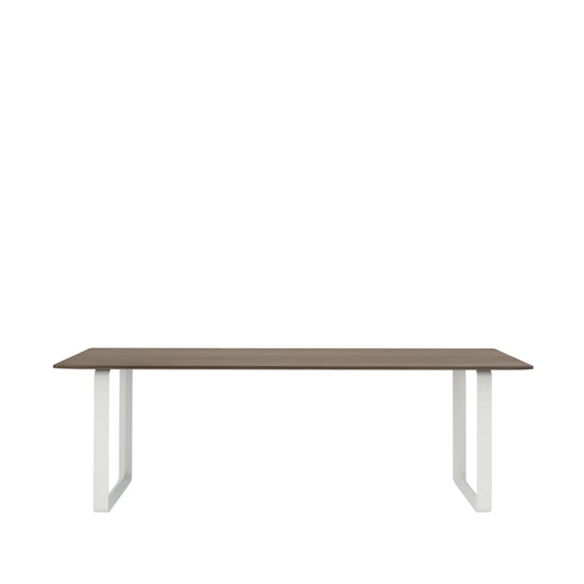 Muuto 70/70 Esstisch 225 x 90cm Solid Smoked oak-White