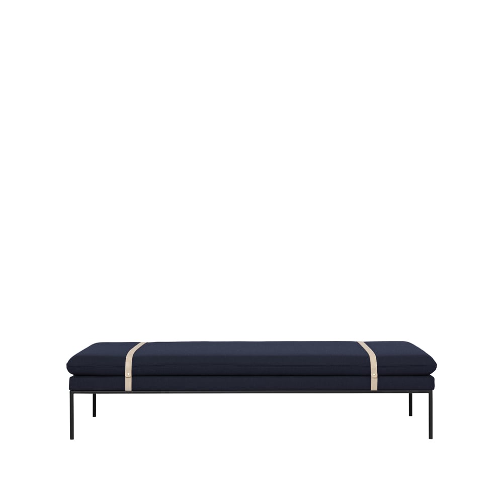 ferm LIVING Turn Dagbädd tyg fiord by kvadrat dark blue, svart stativ