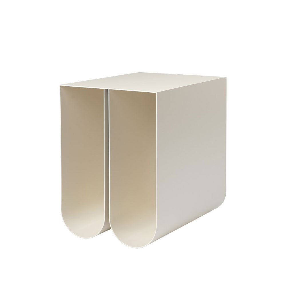 Kristina Dam Studio Curved Beistelltisch Beige