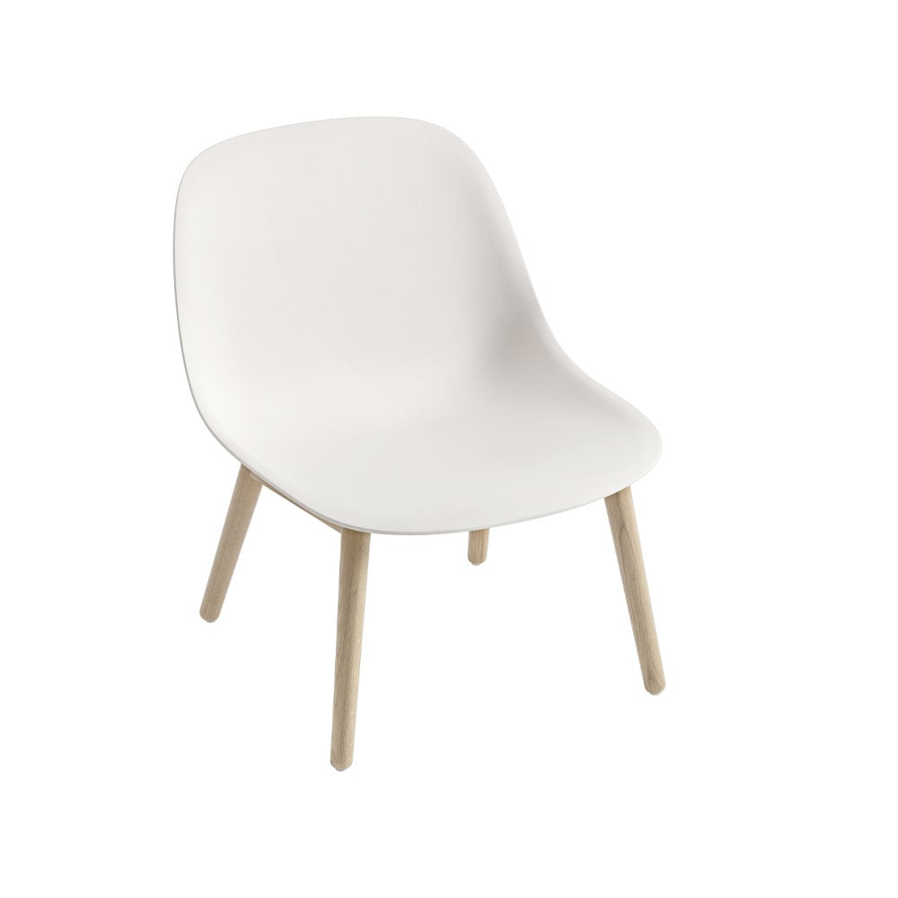 Muuto Fiber loungestol wood base natural white, ekben