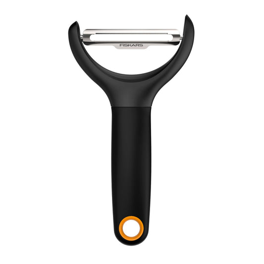 Fiskars Functional Form vegetable peeler black