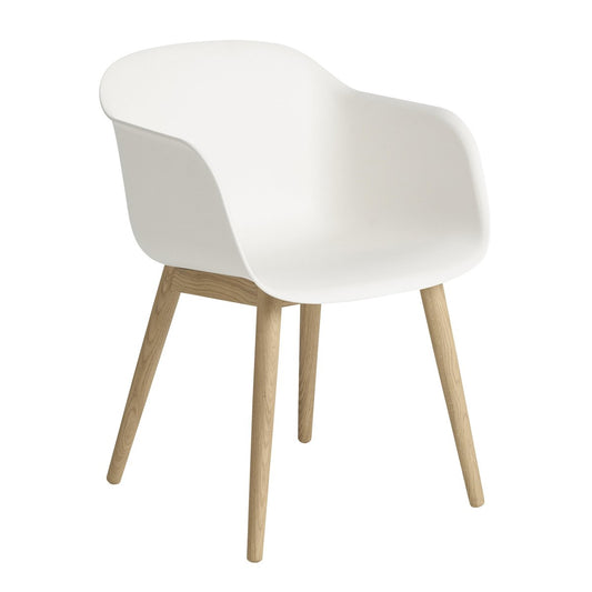 Muuto Fiber Chair chair with armrest and wooden legs Natural white-Oak