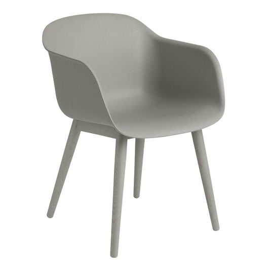 Muuto Fiber Chair Stuhl mit Armlehnen und Holzbeinen Grey (Kunststoff)